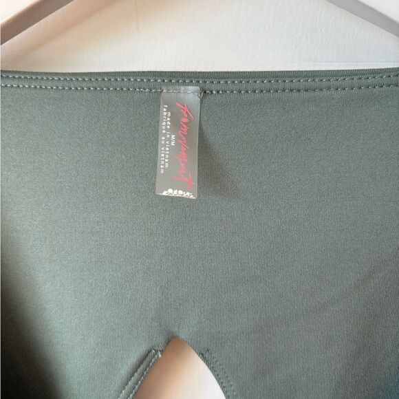 NWT New Wave One-Piece Onesie
FP Movement by Free People Olive Ash - Picture 5 of 5